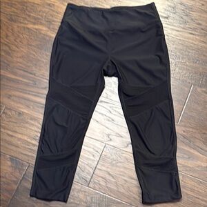 Black Capri Length Leggings